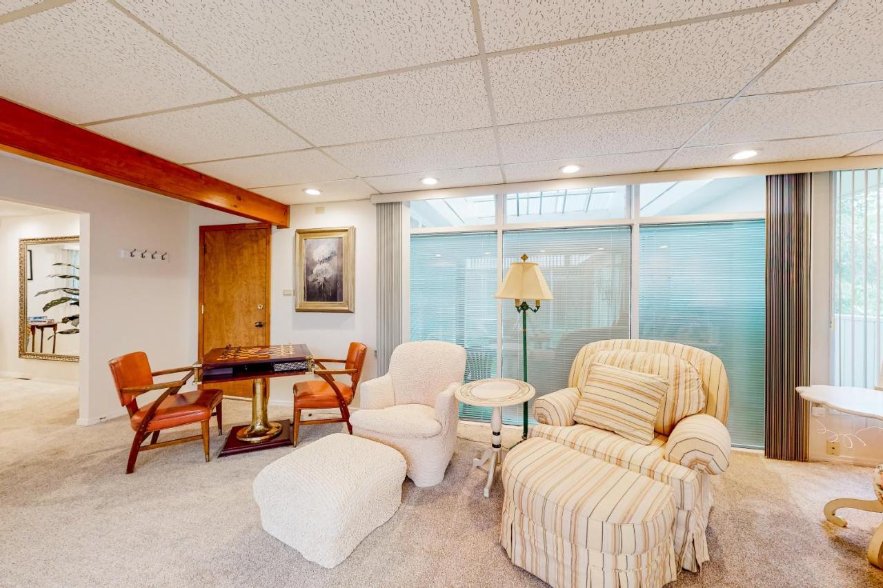 The Garden On M Street Apartment